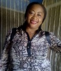Julie 42 Jahre Yaoundé Kamerun