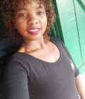 Josiane 27 ans Antalaha Madagascar