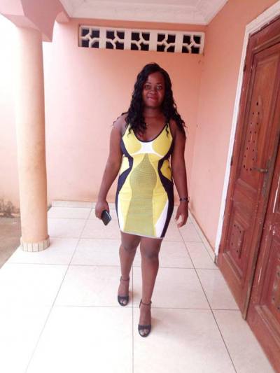 Prisca 32 Jahre Yaounde4eme Kamerun