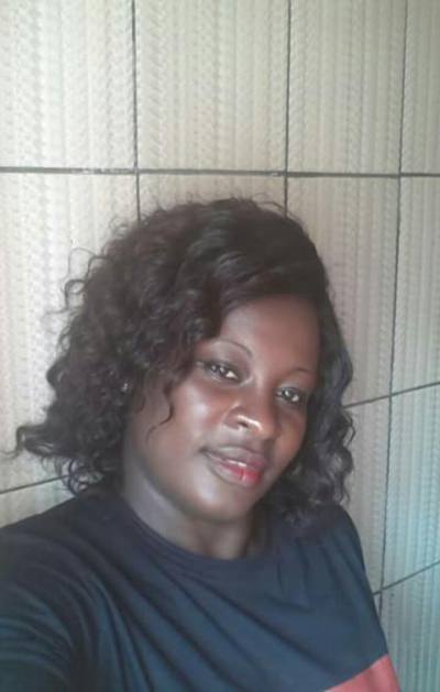 Rita 44 Jahre Yaoundé Kamerun