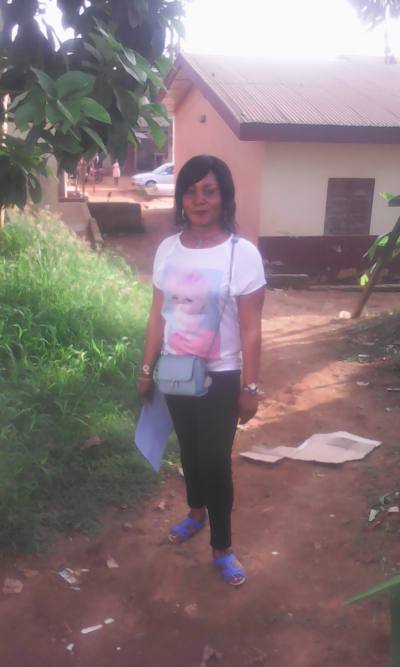 Mireille 48 ans Yaoundé Cameroun