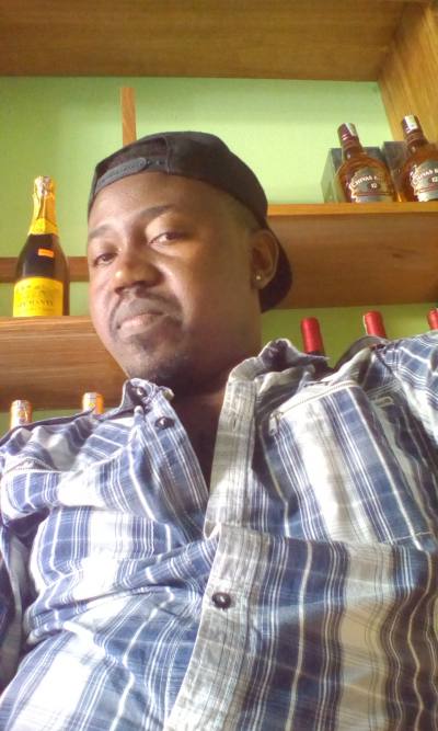 Franck 37 years Douala Cameroon