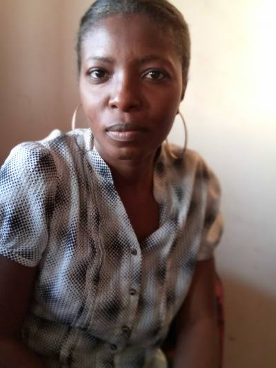 Edwige 40 ans Yaoundé Cameroun
