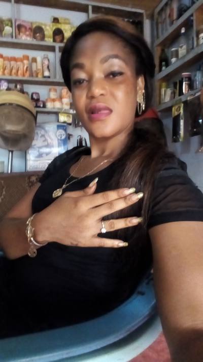 Solange 38 years Douala Cameroon