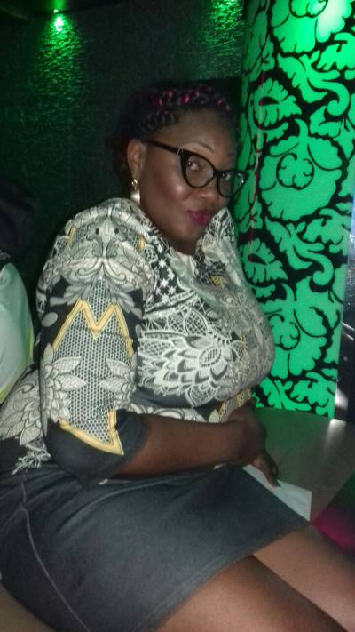 Myka 35 years Douala Cameroon