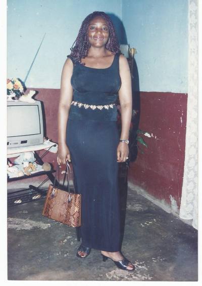 Charlotte 64 ans Yaoundé Cameroun