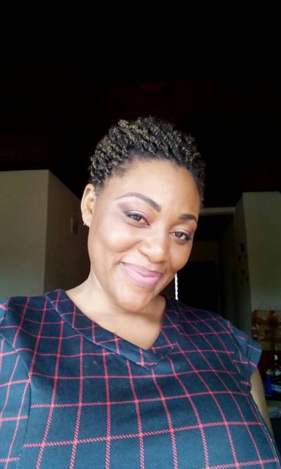 Jeanne 40 ans Yaoundé Cameroun
