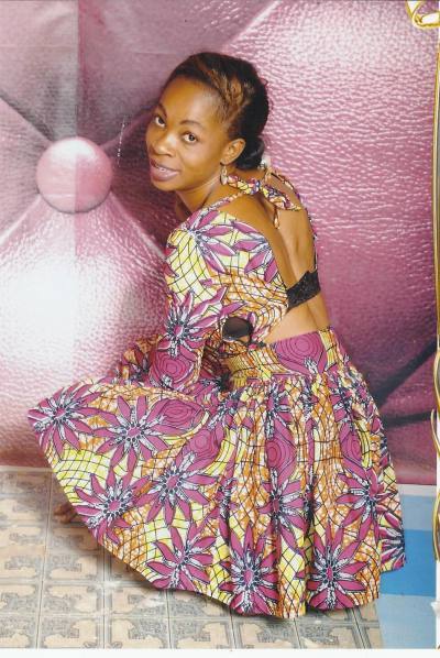 Natacha 34 ans Mbalmayo Cameroun