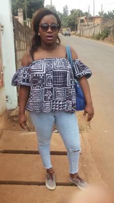 Laure 31 Jahre Yaoundé Kamerun