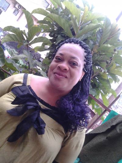 Stephanie 48 Jahre Yaounde Kamerun