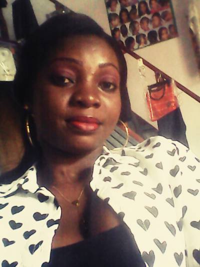Ivie 36 ans Douala Cameroun