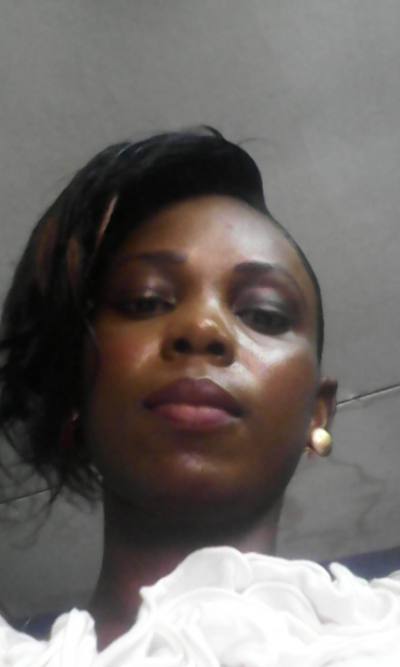 Amelie 30 Jahre Mbamayo Kamerun