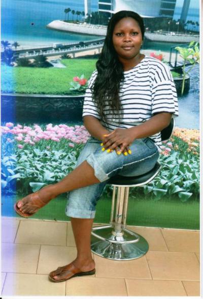 Yolene 36 ans Yaoundé Cameroun