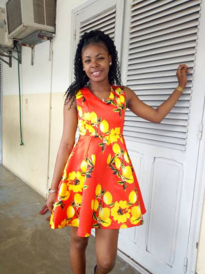 Maeva 29 ans Yaoundé  Cameroun
