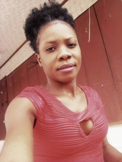 Dorine 30 ans Yaoundé  Cameroun