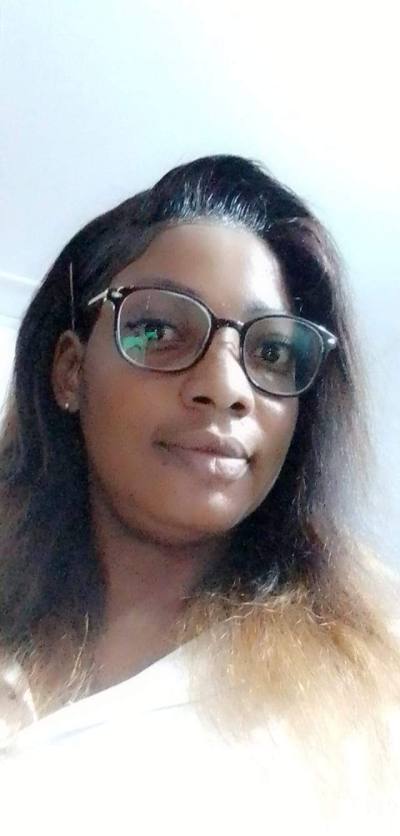 Brunette 33 ans Abidjan Côte d'Ivoire