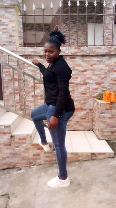 Melyne 28 ans Bokito Cameroun