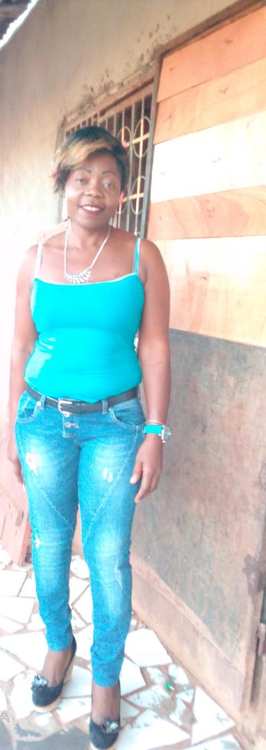 Clara 46 ans Nkol Afamba Cameroun