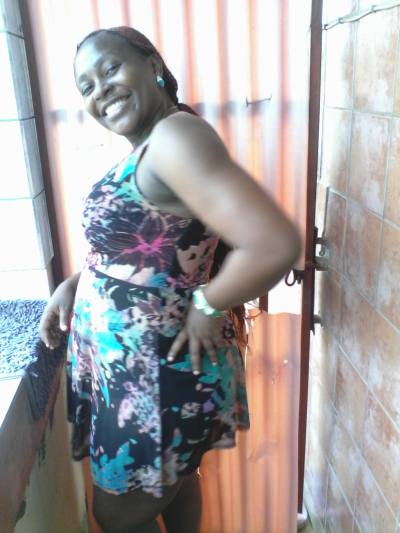 Doris 37 ans Douala Cameroun