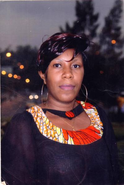 Carine 39 Jahre Yaoundé Kamerun