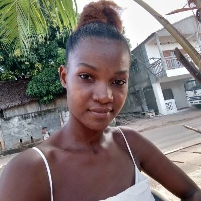 Tinah 23 ans Analalava Madagascar