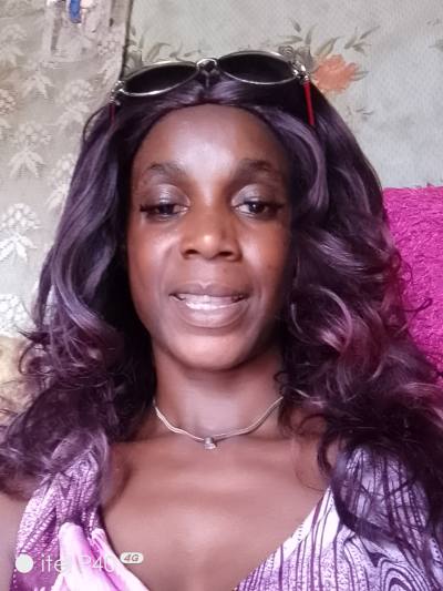 Marie 41 Jahre Yaoundé Kamerun