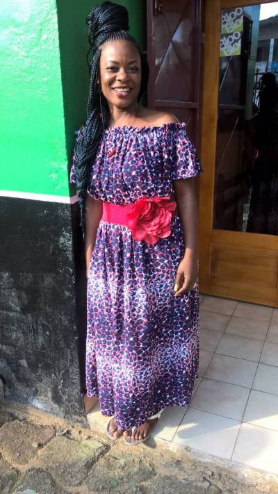 Judith 44 Jahre Douala Kamerun
