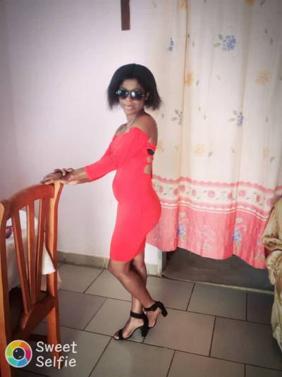 Solange 33 ans Yaoundé  Cameroun