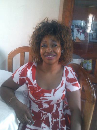 Carole 38 ans Yaoundé 4éme Cameroun