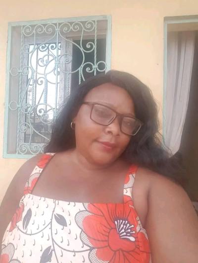 Laure 38 years Yaounde 4 Cameroon