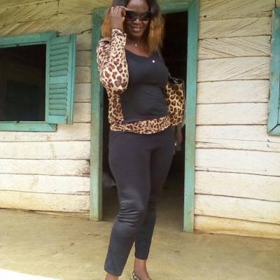 Ester 52 Jahre Loum Kamerun