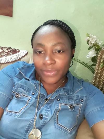 Doris 38 ans Douala Cameroun
