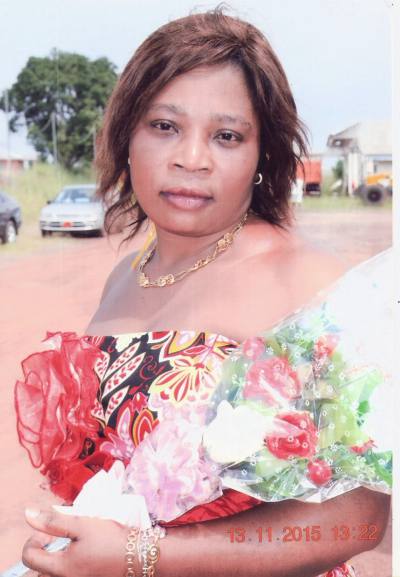 Marie 40 Jahre Yaounde Kamerun