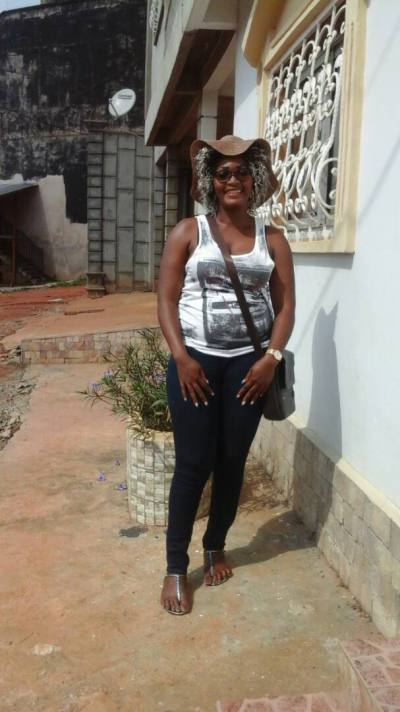 Catherine 38 years Yaoundé Cameroon