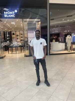 Cheick 34 ans Laval Canada