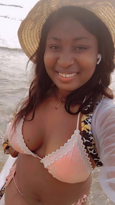Genevieve 26 ans Camerounaise  Cameroun