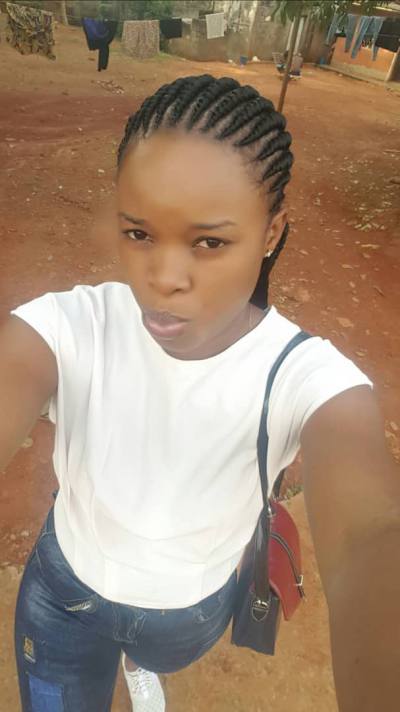 Jocelyne 34 ans Yaoundé  Cameroun