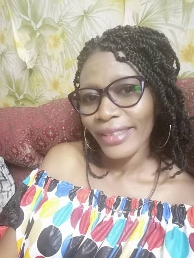 Laure 39 ans Yaoundé Cameroun
