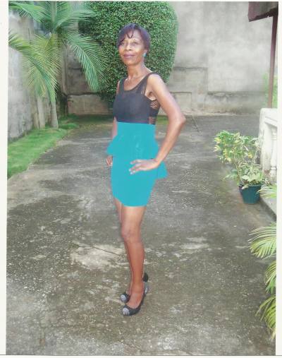Leontine 56 ans Ayos Cameroun