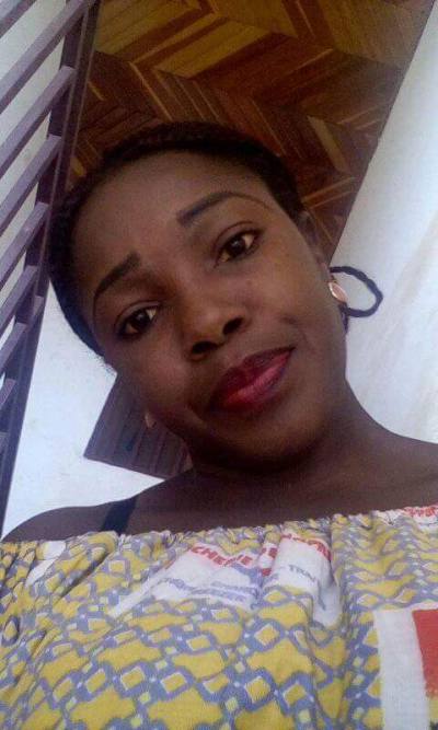 Suzanne 38 ans Yaoundé Cameroun