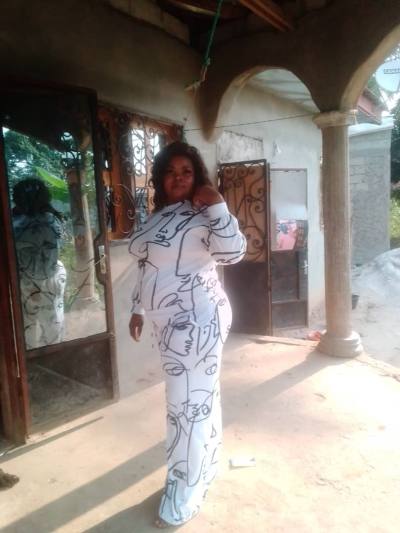 Frida 33 ans Mbalmayo  Cameroun