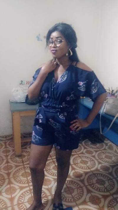 Murielle 37 ans Nanga Eboko Cameroun