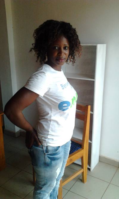 Mireille 37 ans Yaounde Cameroun