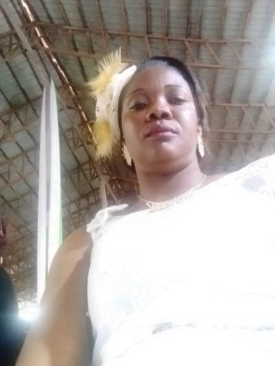 Alicia 41 Jahre Yaoundé Kamerun