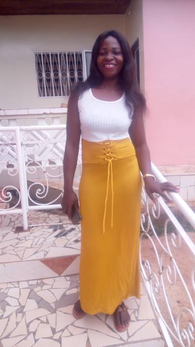 Nicole 34 ans Yaoundé Cameroun