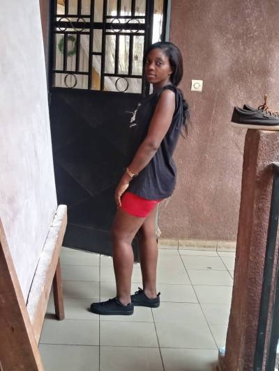 Carole 30 ans Yaoundé V Cameroun