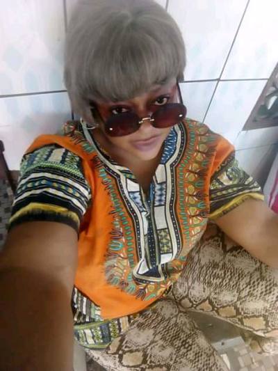 Mariam 38 Jahre Douala Kamerun