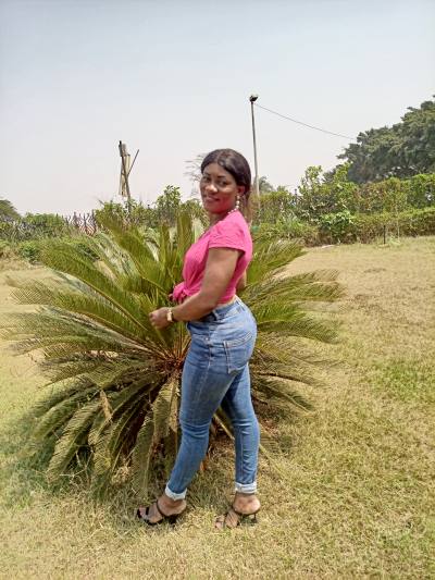 Elisabeth 36 Jahre Yaounde Cameroun