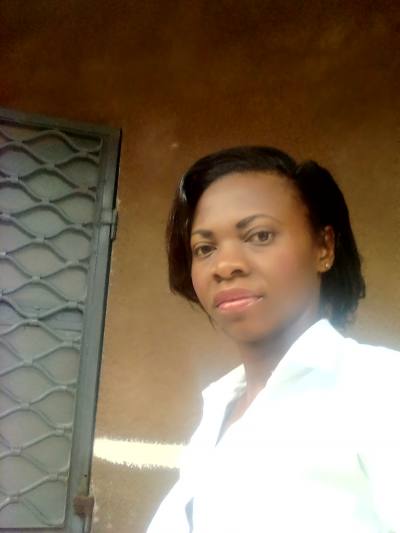 Nadine 31 years Douala Cameroon