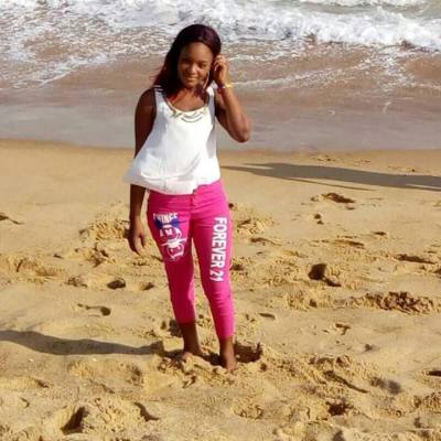 Leonie 32 Jahre Cotonou  Gutartig